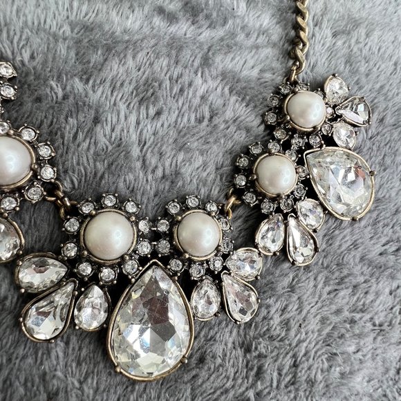 Ann Taylor Loft Rhinestone Chunky Statement Necklace Gold Tone 20 in - Picture 5 of 8